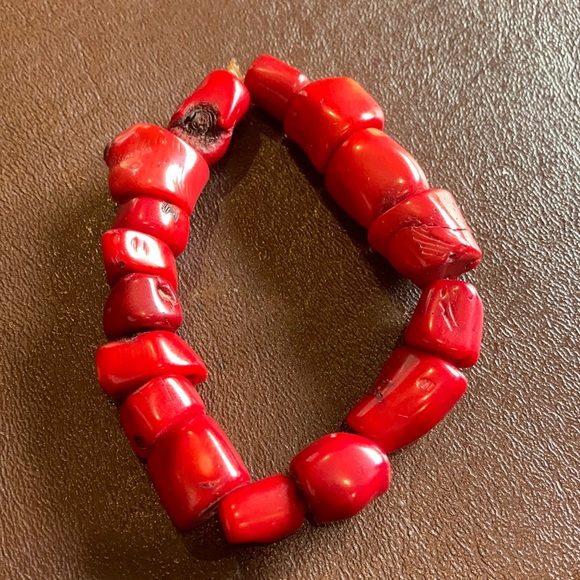 Vintage Coral Jewelry - Picture 2 of 12